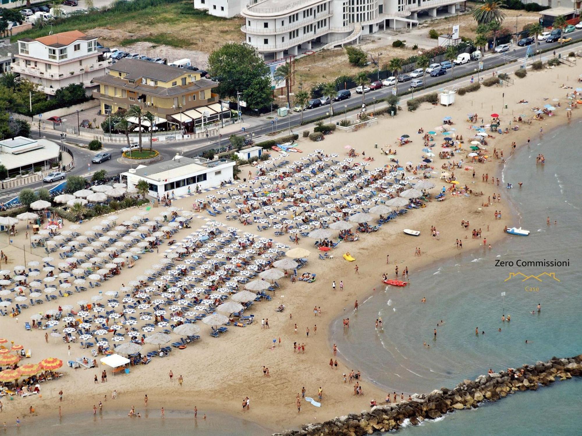 Palm Beach House - Vista Mare Montesilvano Marina Exterior foto